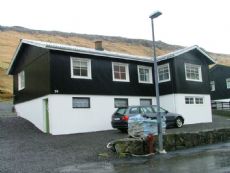 Undir Gráasteini 10