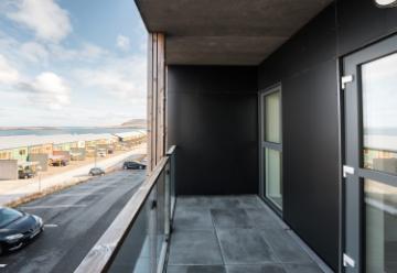 Undir kongavarða 13F